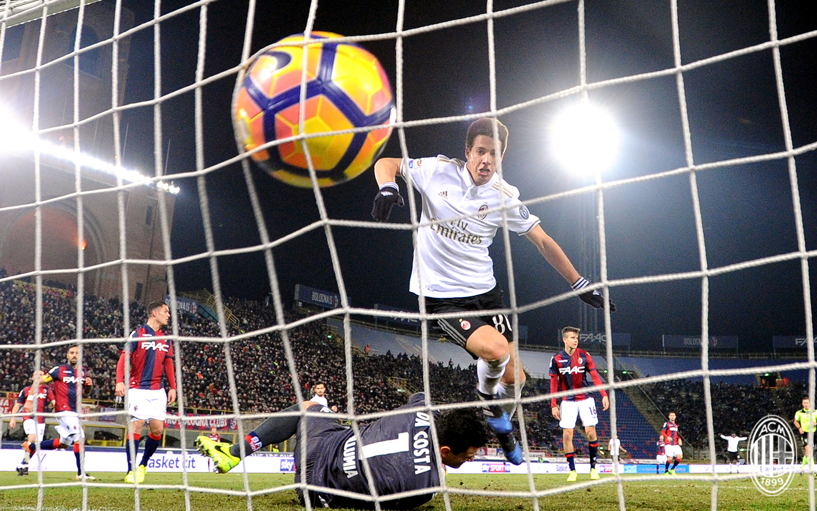 当红红色遇上黑色,当红黑色遇上蓝黑色