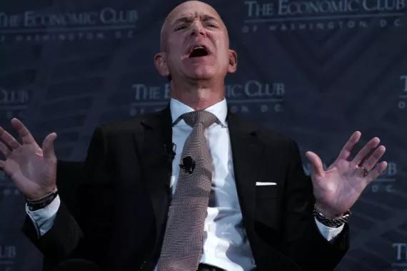 女友看上了莱昂纳多？世界首富争锋吃醋，秀肌肉“威胁”小李子