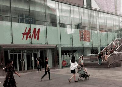 为啥现在的商铺“降价”都没人要？内行人分析完，庆幸自己没犯傻