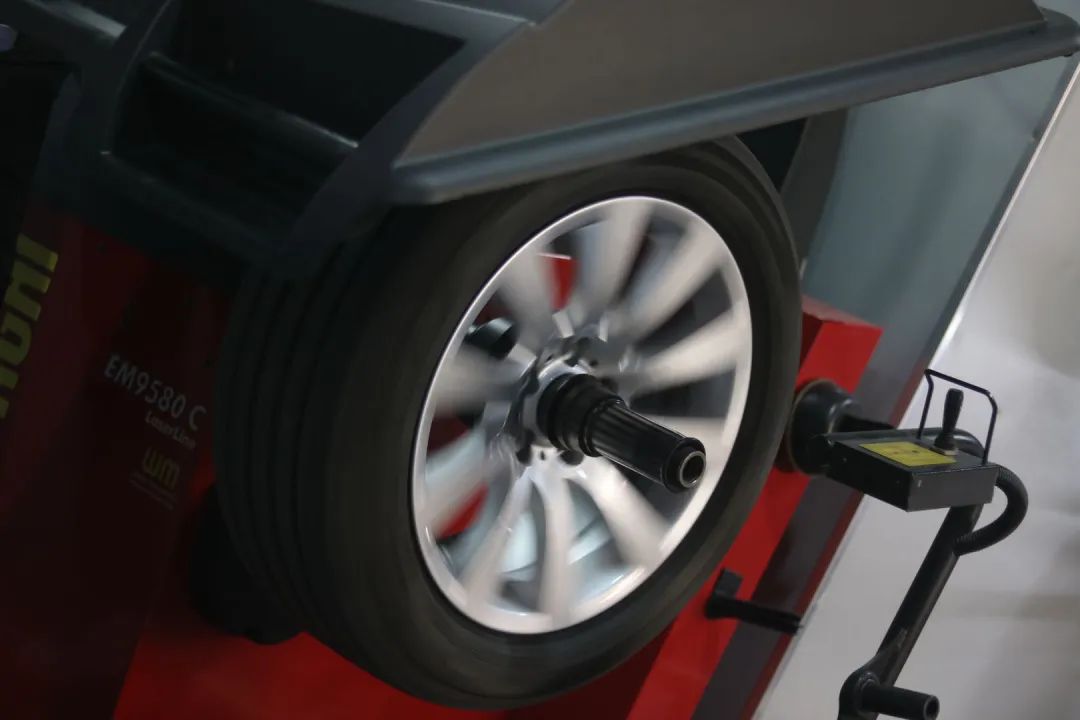 怪兽修车:翻新一辆11年破烂不堪的宝马GT,车况不忍直视