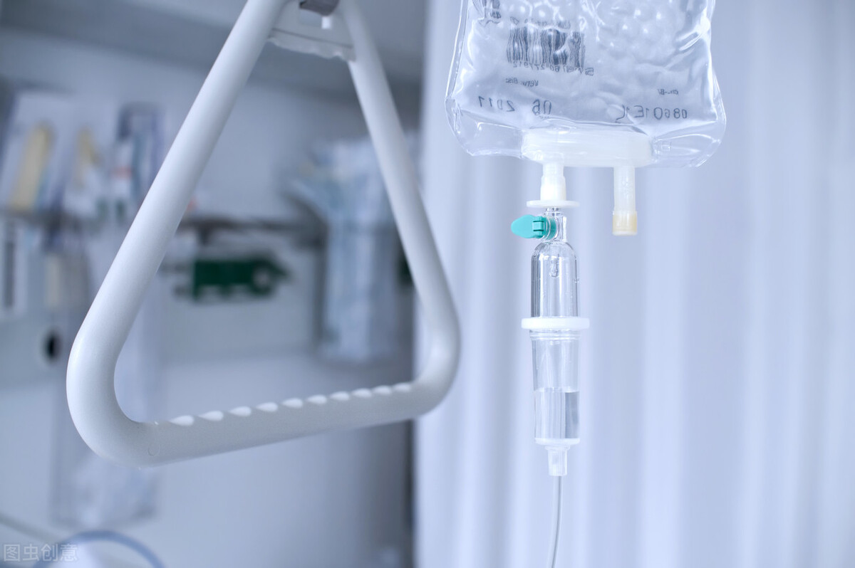 老人肺部感染输液十天突然发烧,肺部感染小伙