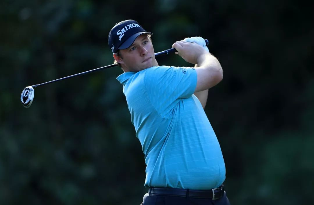 马尔蒂纳零失误1杆优势会馆领先!张新军、张华创携手暂列T44