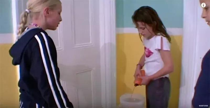 没有大人管的小孩子,没有大人管的孩子