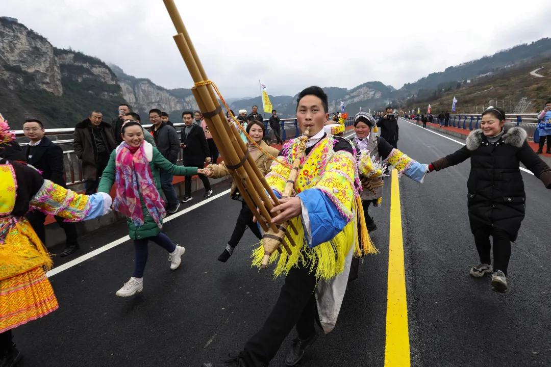 脱贫攻坚贡献彪炳史册,彪炳史册的脱贫攻坚疫情防控