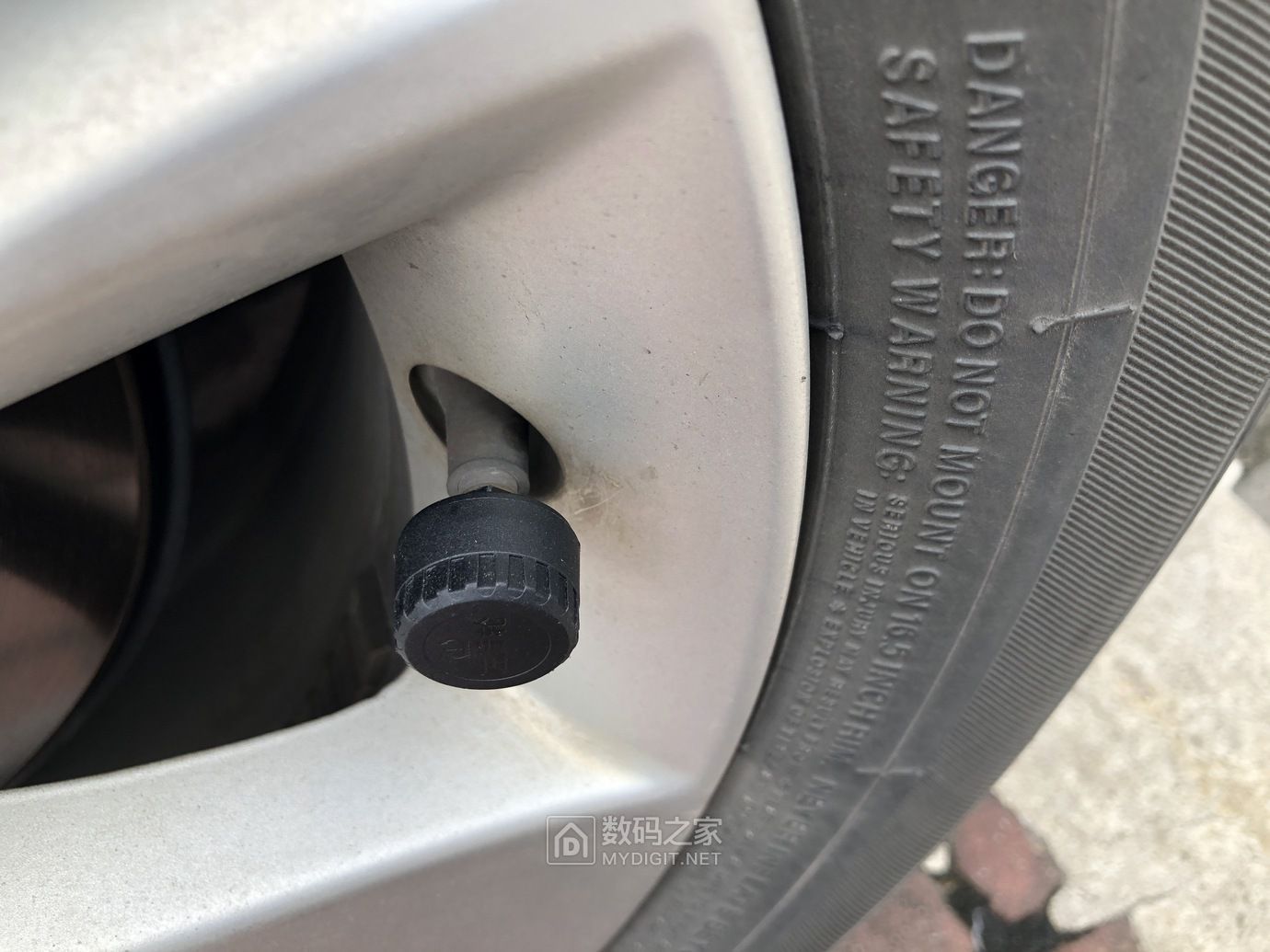 外置式胎压监测评测,外置胎压监测传感器拆解