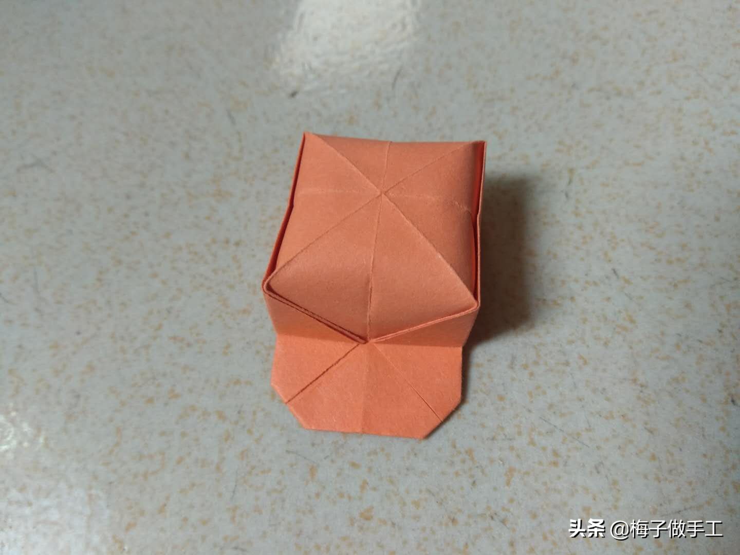 幼儿手工折纸帽子的简单折法,折纸折帽子的方法