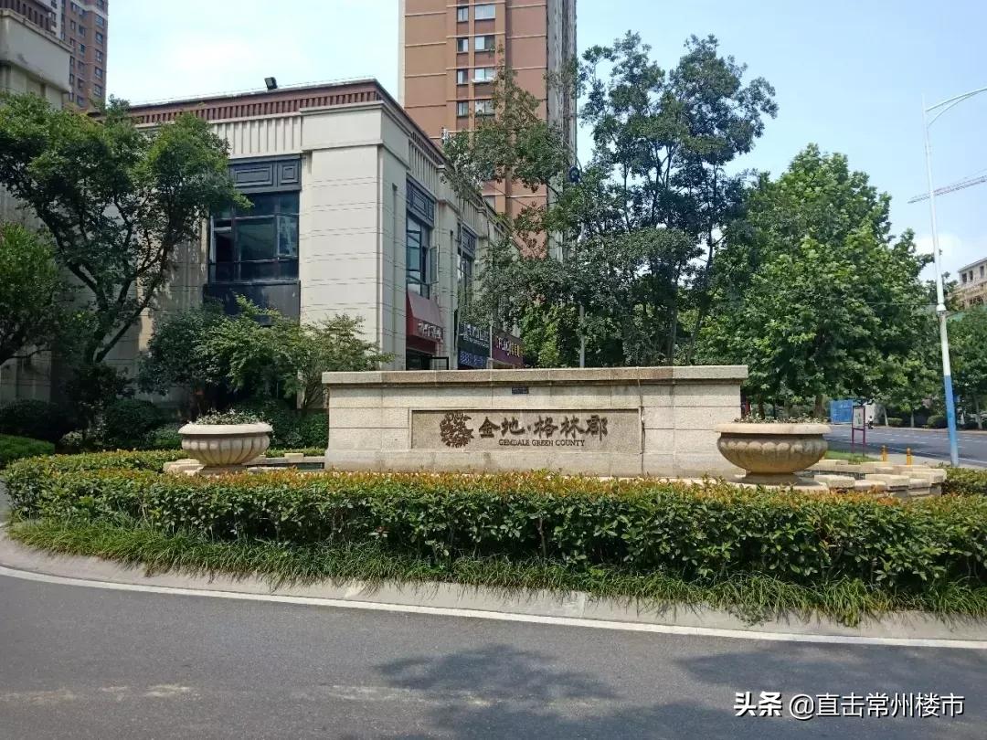 惊了!一街之隔,常州3家小区门禁天差地别