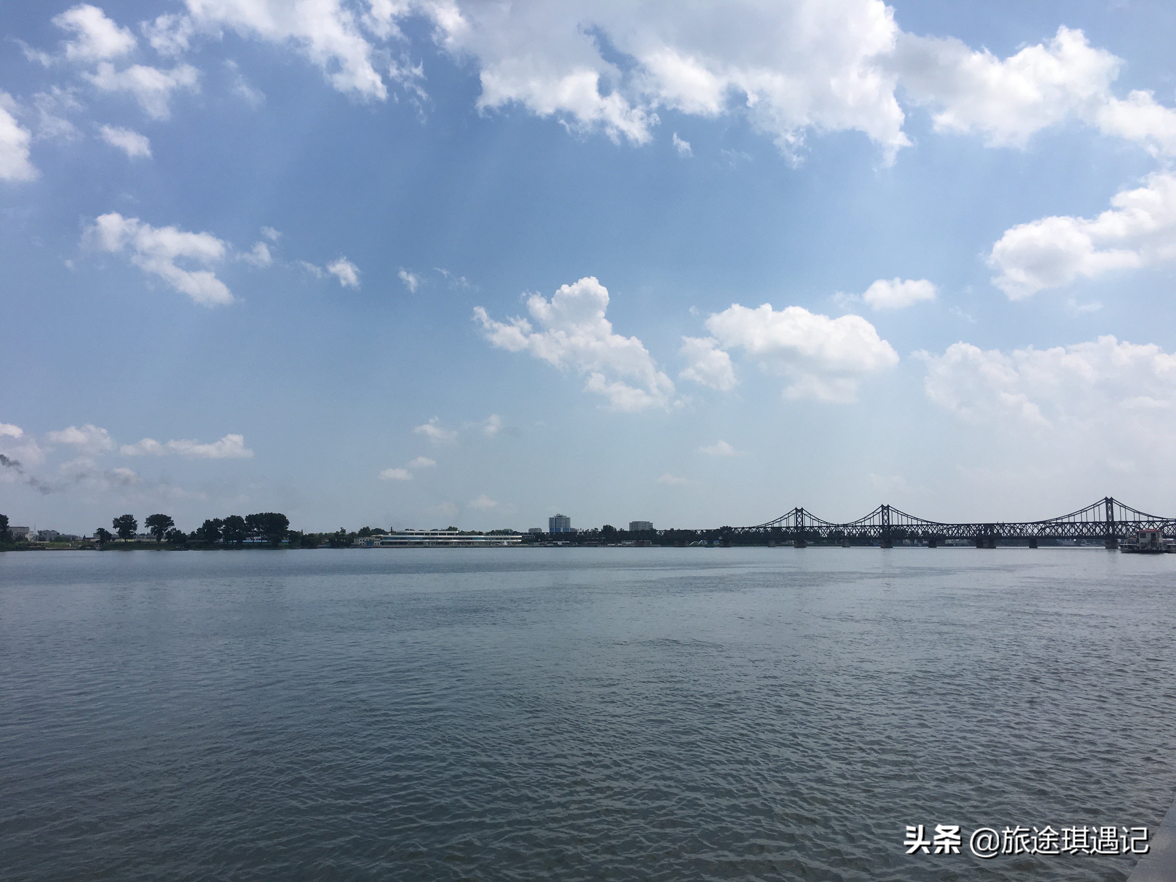 丹东黄蚬子是在鸭绿江吗,丹东旅游必去的地方推荐