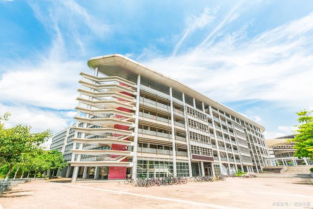 大学平均绩点3.7能拿奖学金吗,拿校级奖学金平均绩点需要多少