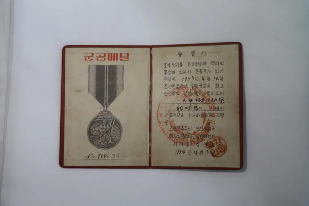 84岁老兵讲述抗美援朝,92岁老兵回忆抗美援朝数次落泪