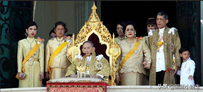 泰国九世王加冕仪式,泰国新王为何现在才登基