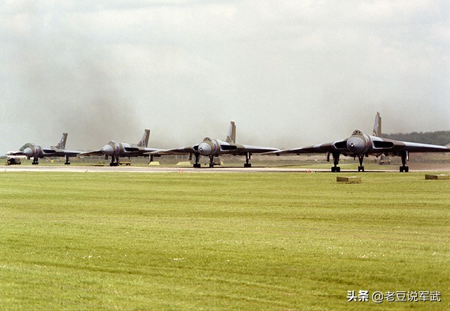 3v轰炸机哪个最强,英国3v3