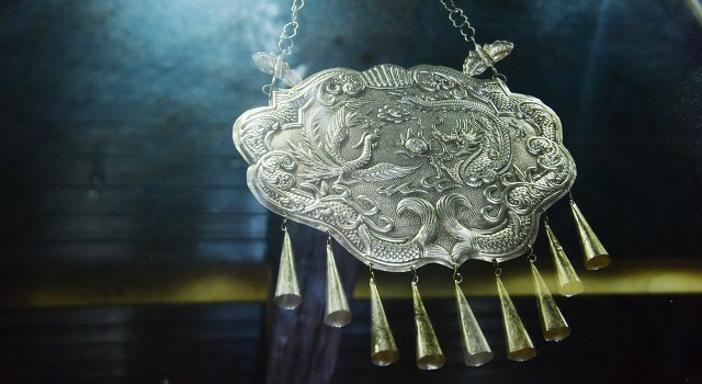 佩戴银饰变黑的原因,佩戴银饰有什么讲究