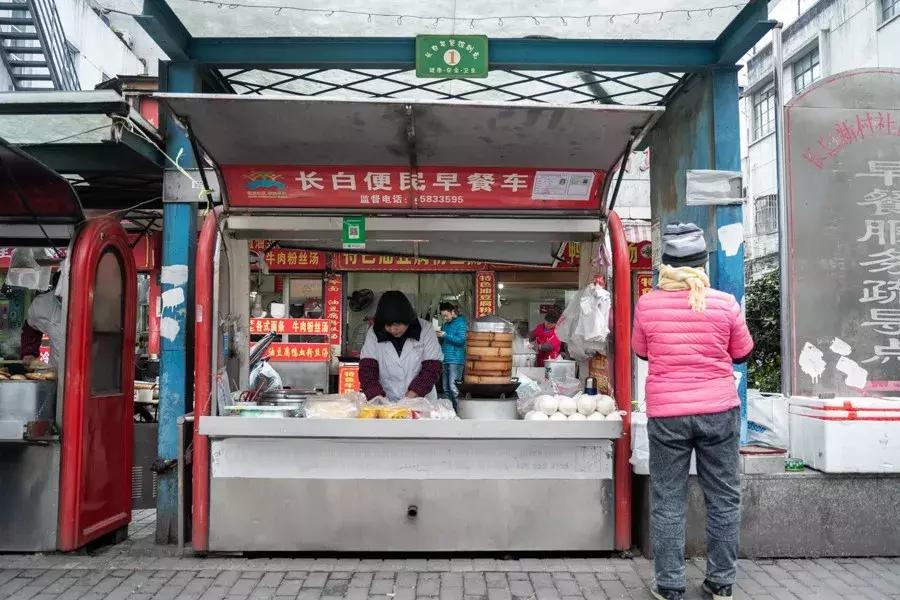 这条小马路上，竟然汇集了上海众多传统早饭？（上）