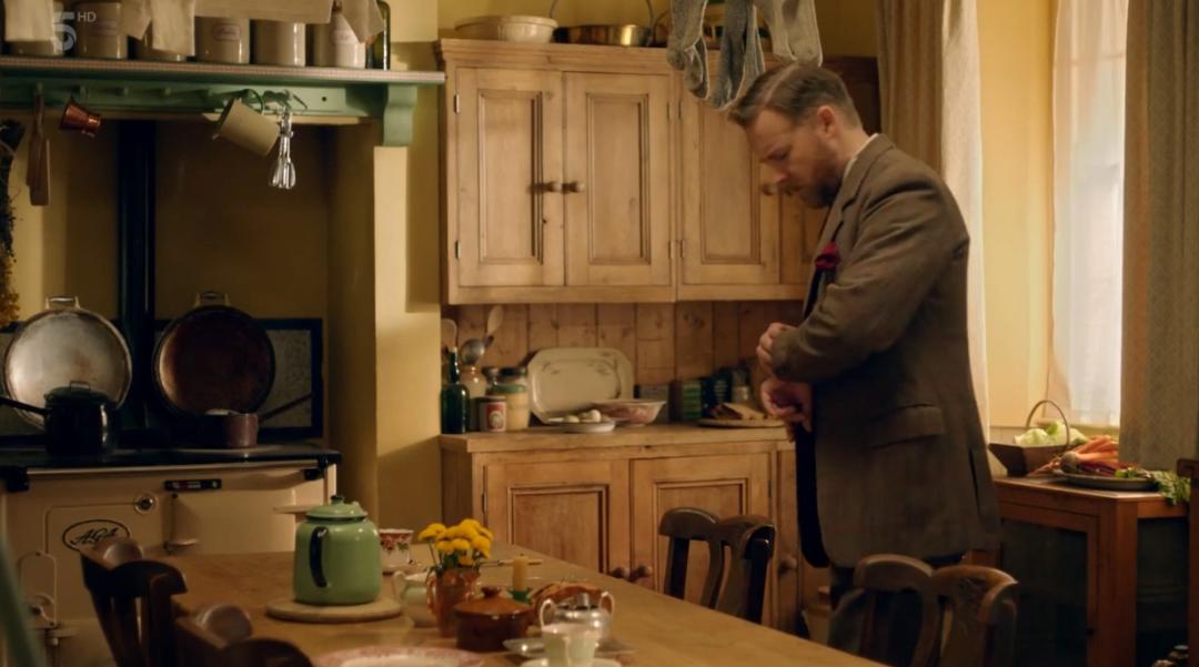 9.4，一开播就创5年收视纪录，好脏好喜欢