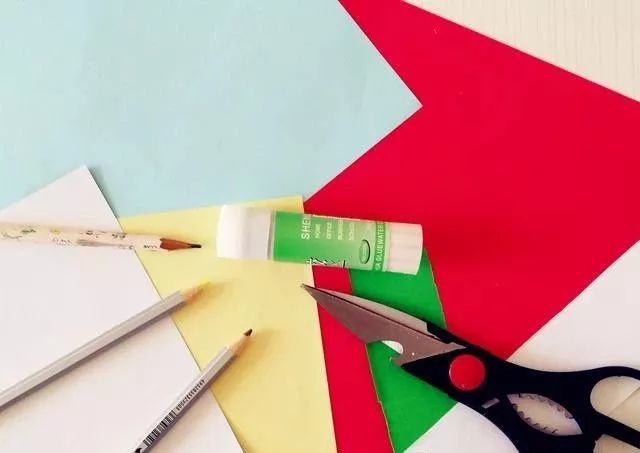 做一张happynewyear新年贺卡,新年快到了做贺卡的步骤