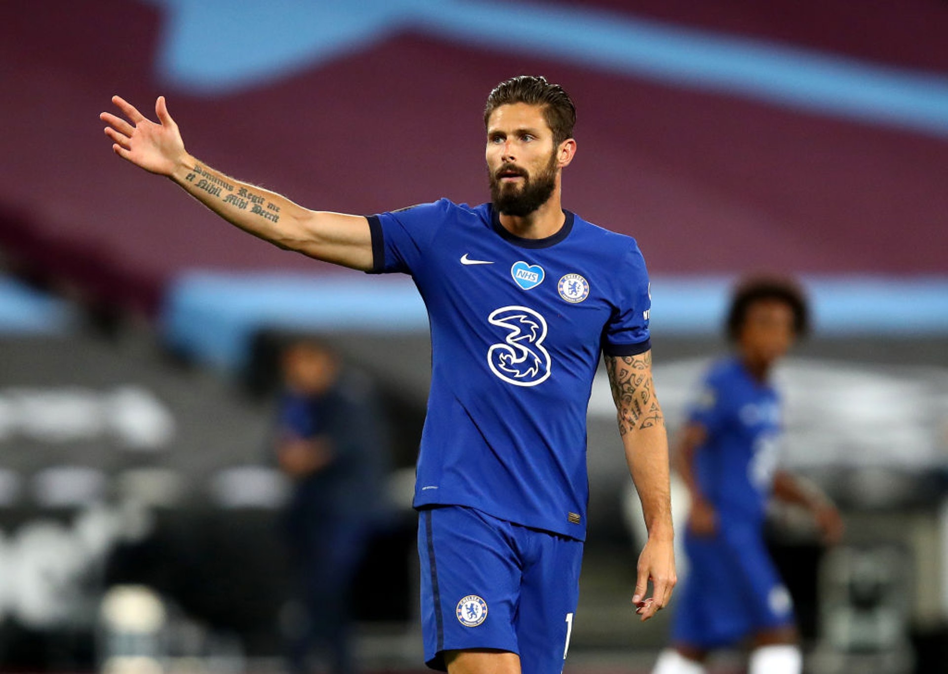 曼城13-14赛季主场球衣,19-20赛季曼城黑色客场球衣