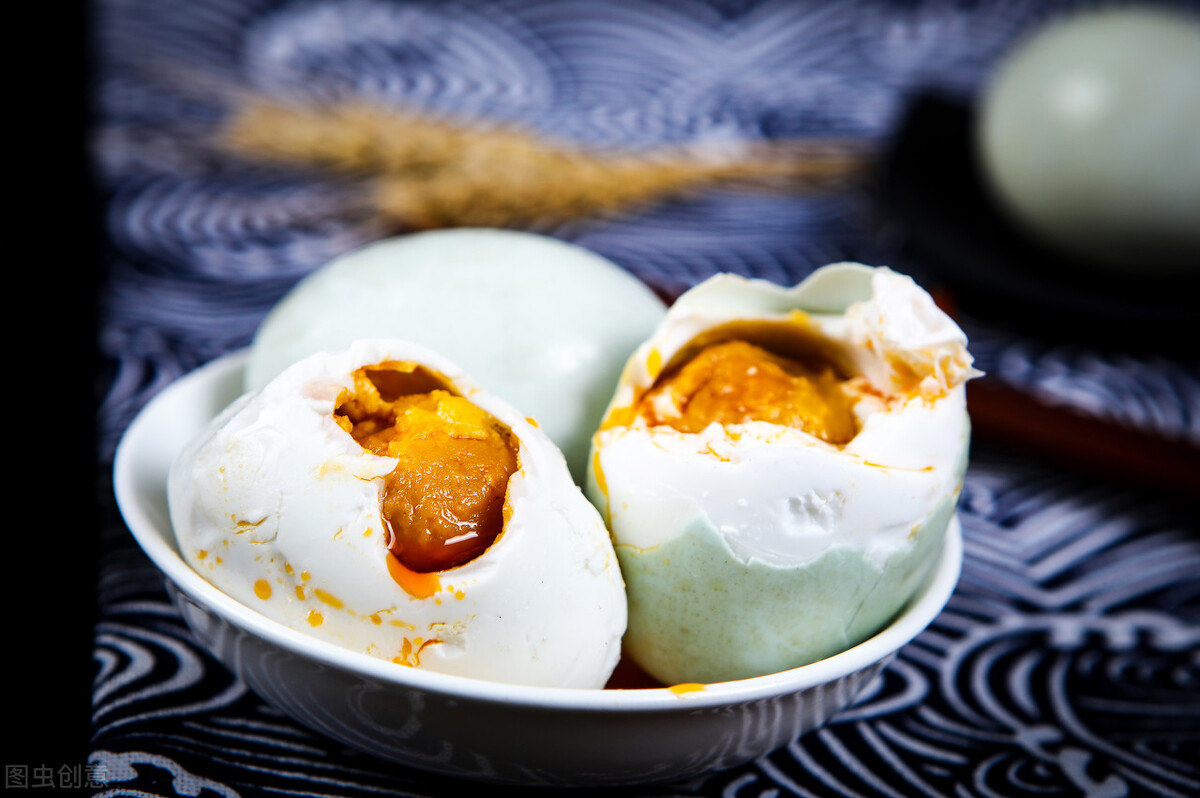 剑鸭蛋与普通鸭蛋营养哪个好,买鸭蛋是选白壳还是青壳