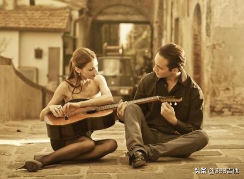 吉他调音顺时针拧紧还是逆时针,怎样为吉他和弦配旋律音