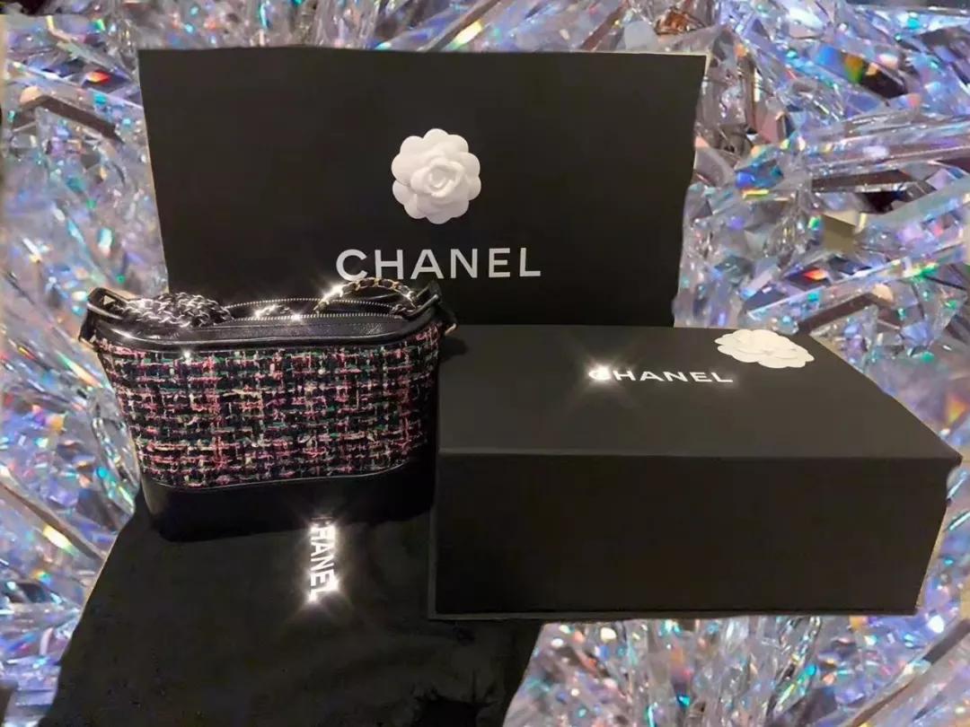 一年买三个奢侈品包包好吗,买过最后悔的大牌包包是什么