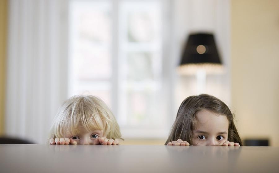 孩子内向但并不笨该怎么培养,为什么父母总是不能理解孩子内向