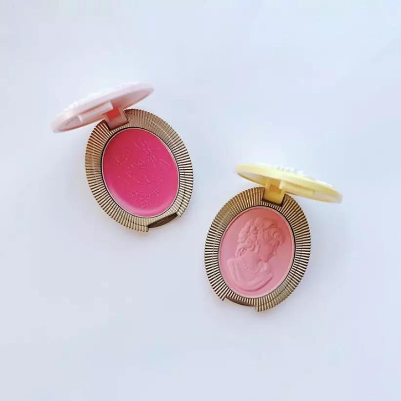 换个浮雕就坐地起价，倩碧的樱花腮红那么香？