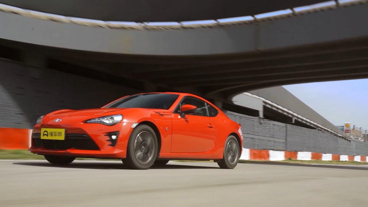 丰田跑车86深度体验,丰田ae86漂移