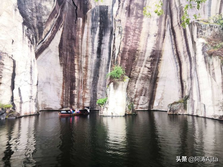 勿谓湖小,天在其中:绍兴东湖