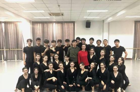 易烊千玺中戏表演,易烊千玺回应中戏经历了什么