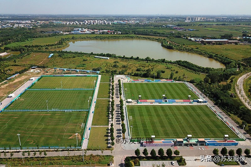 唐山南湖城市足球广场,唐山市路南区南湖足球广场