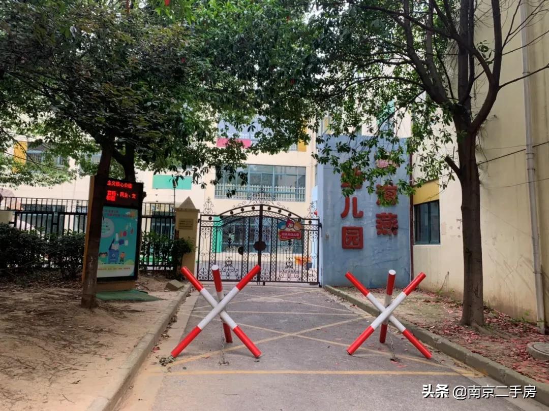 周边小区房价暴涨,垃圾遍地的小区