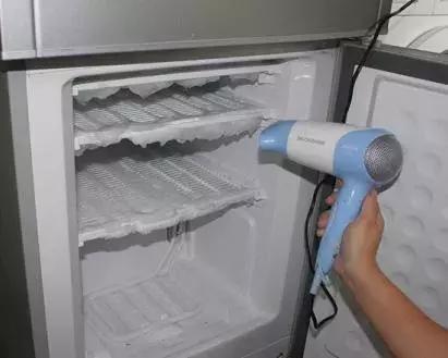 冰箱保鲜室结冰且有积水如何处理,冰箱速冻结冰是什么原因怎么处理