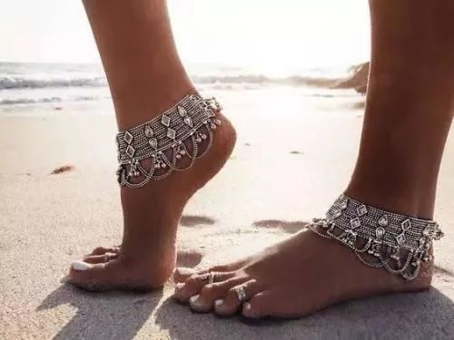 脚链戴左戴右有讲究吗,脚适合戴什么脚链呢