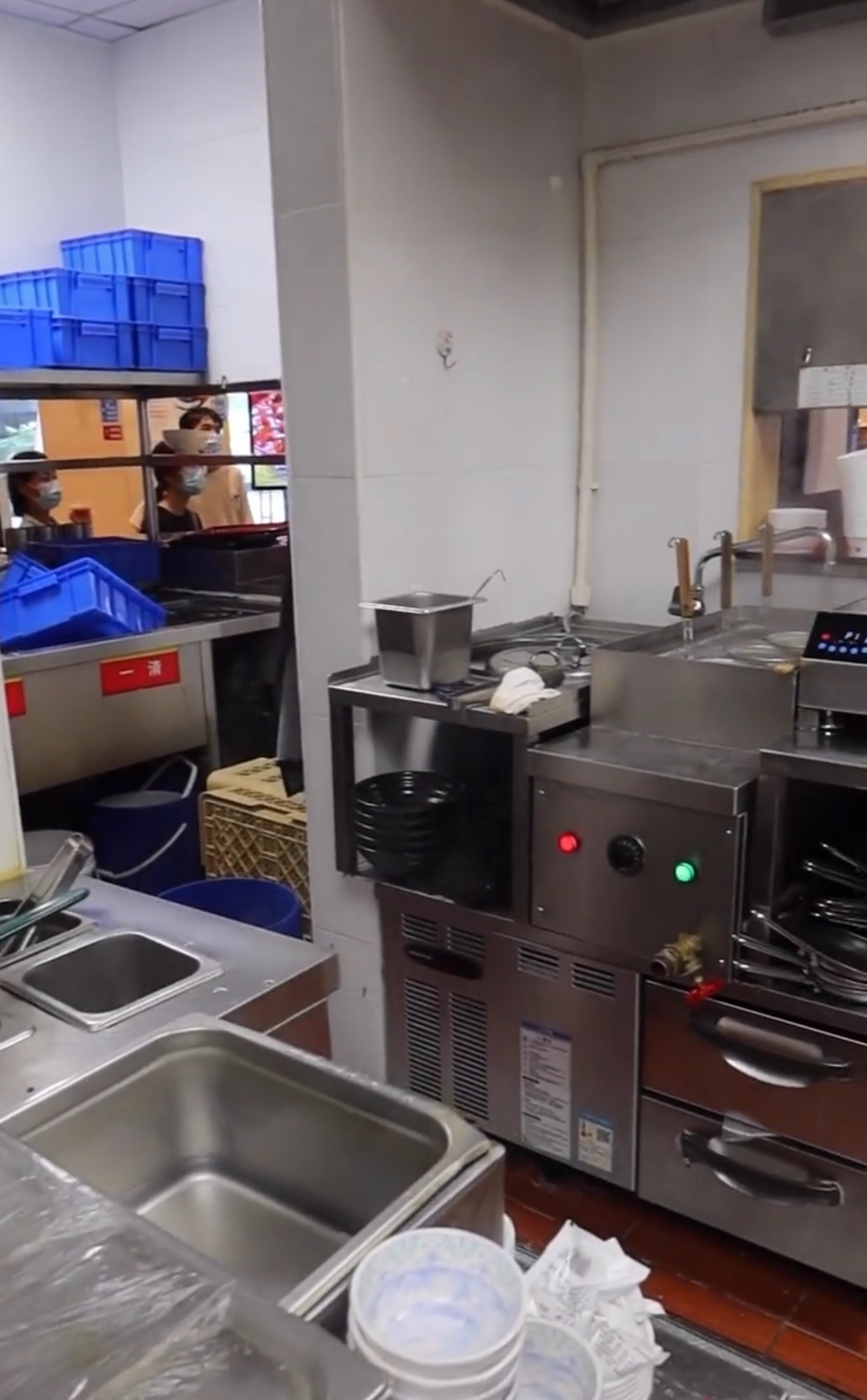 外卖店卫生真实情况成都,外卖卫生曝光四川