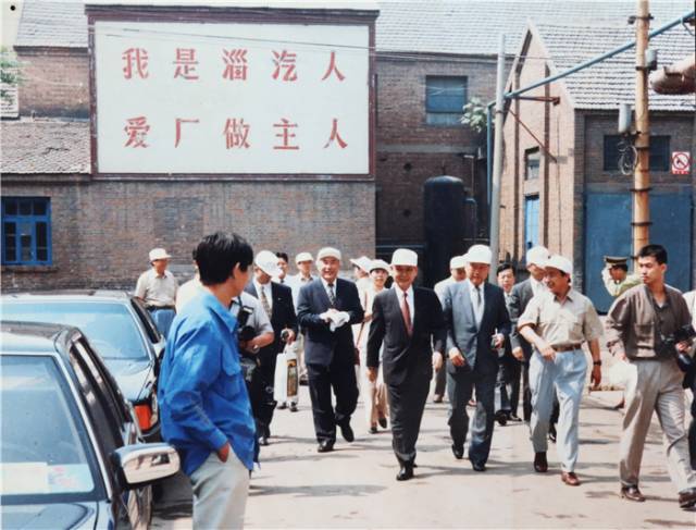 命运的安排?带着全淄博希望的唐骏汽车挣扎64载终被吉利收购