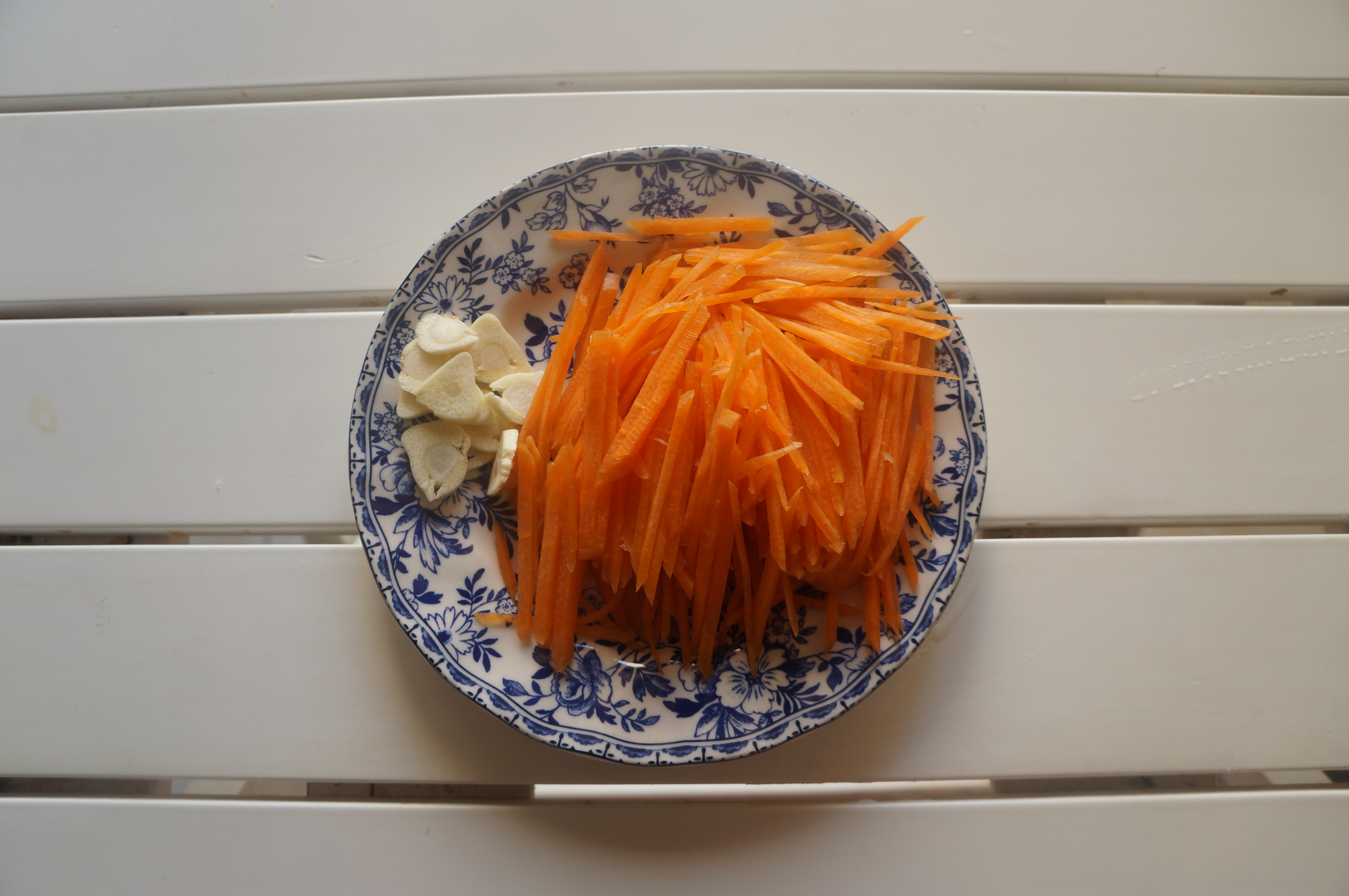 怎样炒粉条才能松散不粘锅,粉条怎么炒出来才不会粘锅