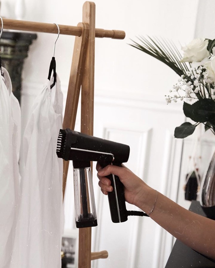 男士衣服领口松了,衣服领口变松了怎么恢复