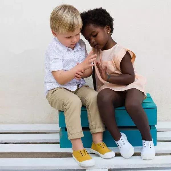 阿迪耐克推荐童鞋,阿迪和耐克哪个儿童鞋比较好一点