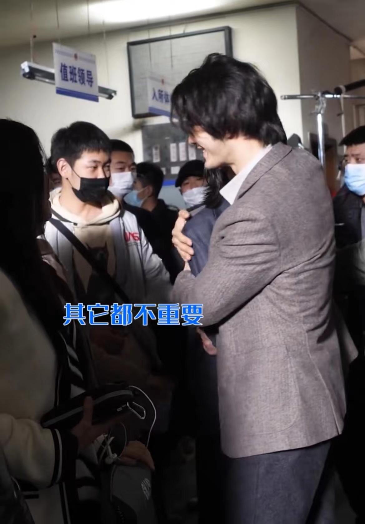 榛勬檽鏄庢媿鎴忚鎵囧反鎺屽弽瀹夋叞瀵规墜,榛勬檽鏄庣洸鐩嚜淇¤鎵撹劯