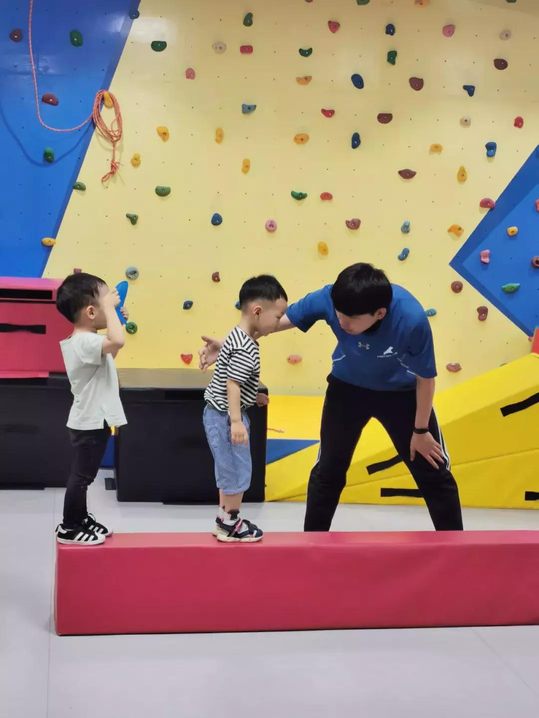 李玫瑾谈孩子胆小训练,小孩胆小怎么办李玫瑾