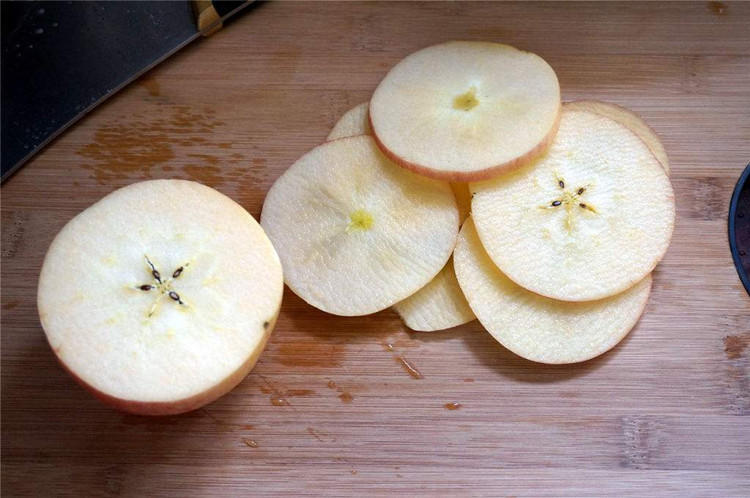 冬季皮肤干燥适合吃什么水果,脸上起皮吃什么水果