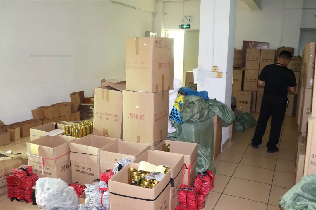 你穿过这样的“英国卫裤”？新余公安摧毁一网络水军团伙，抓获嫌疑人17名