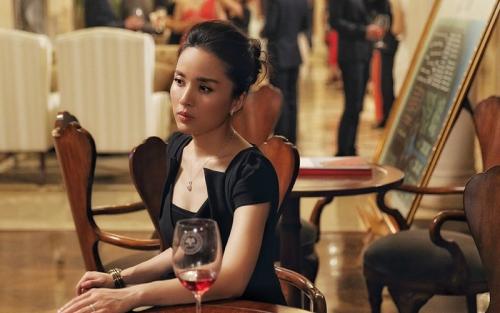 他曾是“职场男神”，娶“北电才女”李佳，今一家四口其乐融融