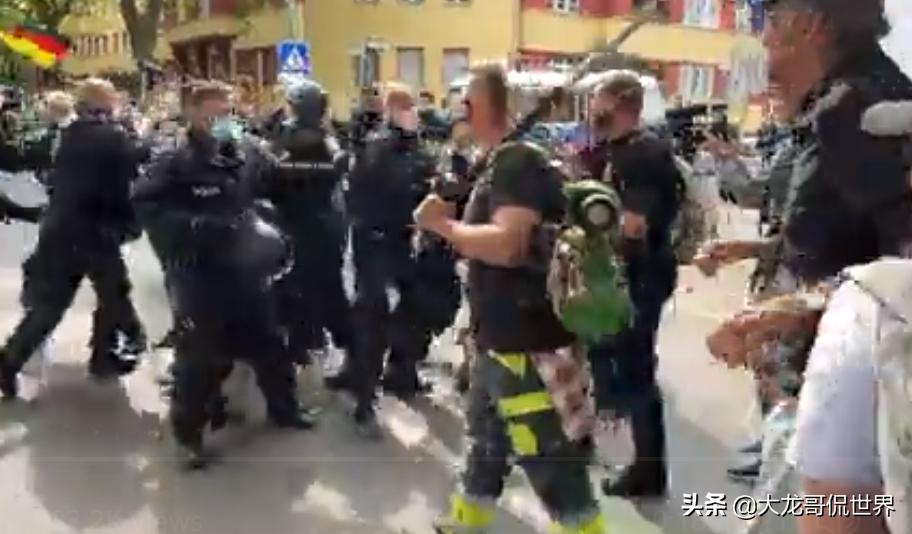 德国警察抓抗议者,德国警察打击骚乱