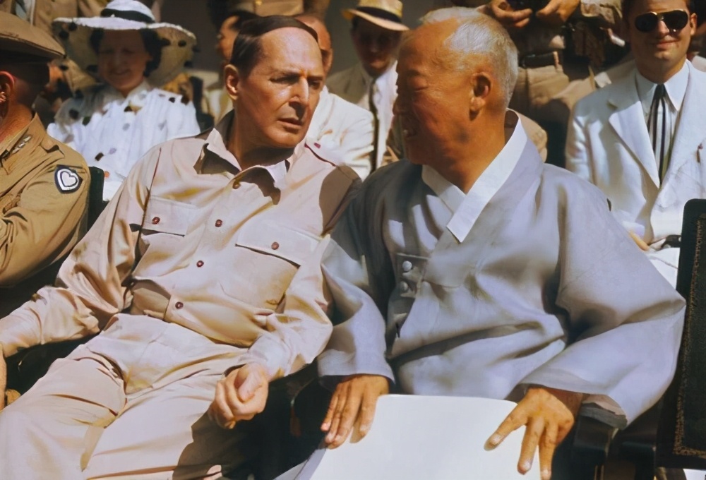 韩国开国总统李承晚，为什么会一步步从“国父”变成“*夫独**”