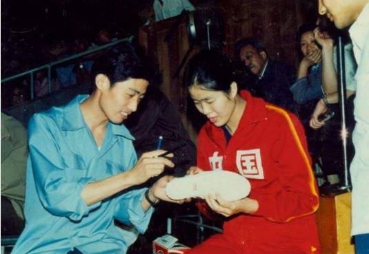 一双穿五年都不过时的鞋,穿了几年的回力鞋