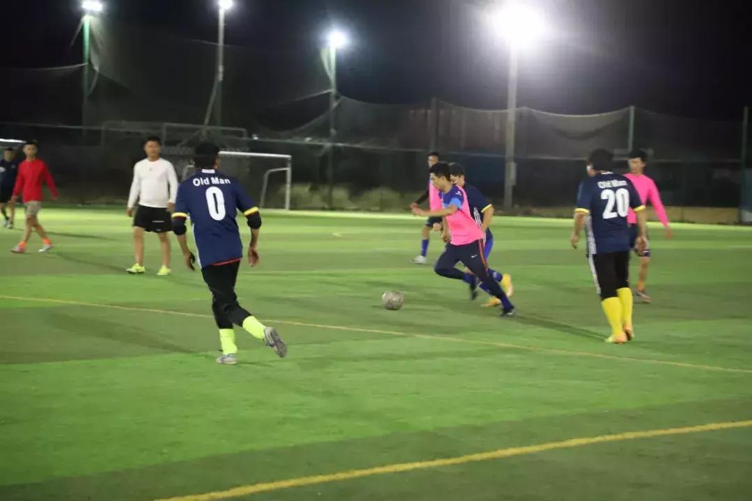 丽江人为什么喜欢踢足球,丽江人都喜欢踢足球