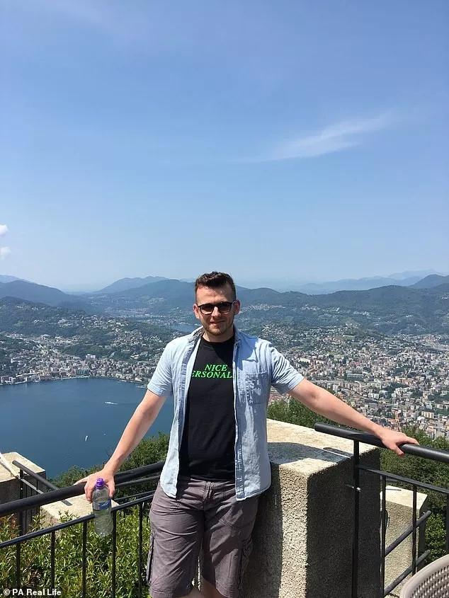 戴隐形眼镜眼睛有虫,戴隐形眼镜眼睛里长虫子