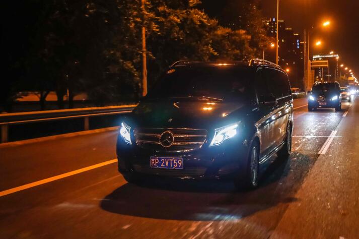 奔驰mpv埃尔法,奔驰v级不比埃尔法有面子吗