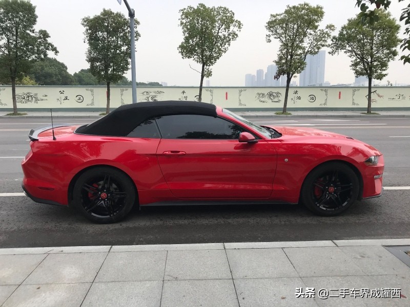 福特野马敞篷二手价格,平民跑车野马科迈罗